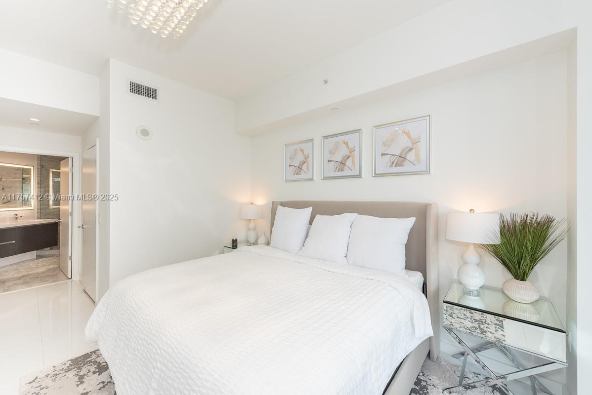 851 NE 1st Ave #905, Miami FL 33132