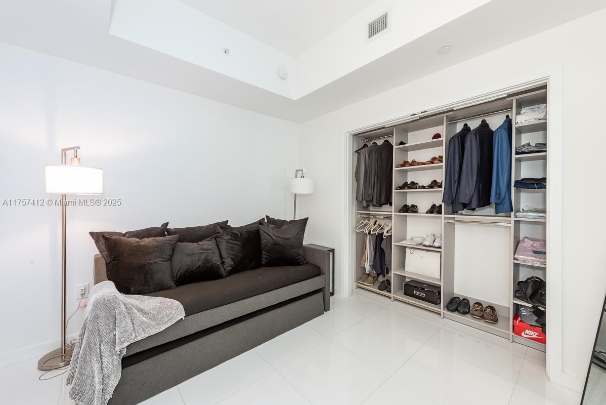 851 NE 1st Ave #905, Miami FL 33132