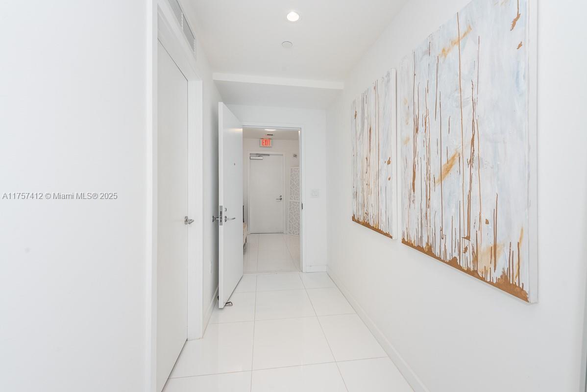 851 NE 1st Ave #905, Miami FL 33132