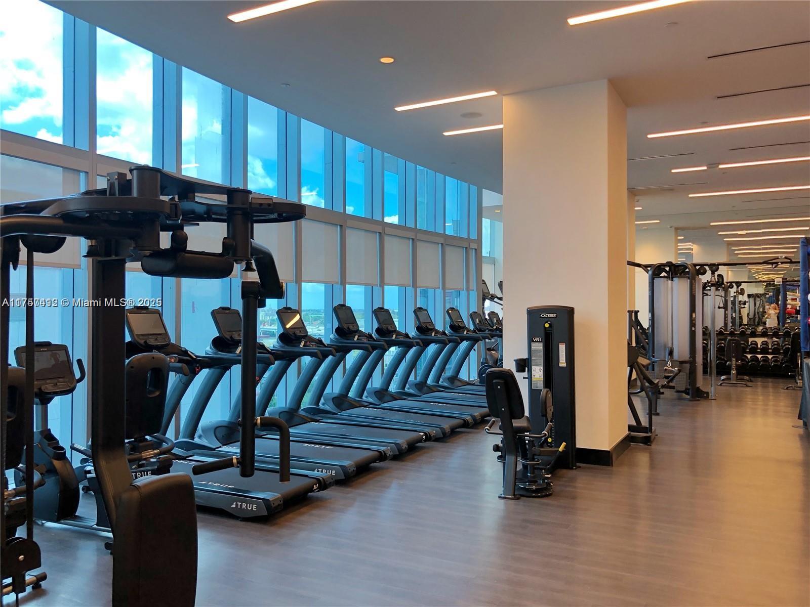 851 NE 1st Ave #905, Miami FL 33132