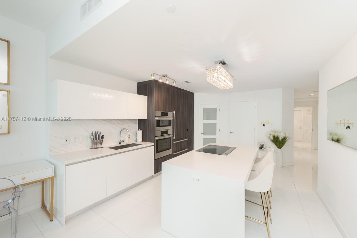 851 NE 1st Ave #905, Miami FL 33132