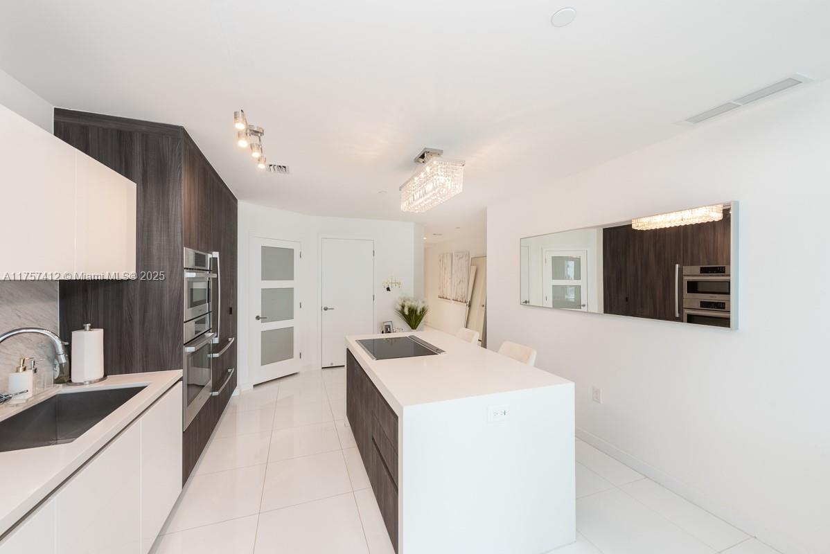 851 NE 1st Ave #905, Miami FL 33132