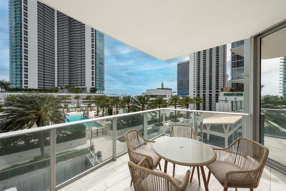 851 NE 1st Ave #905, Miami FL 33132