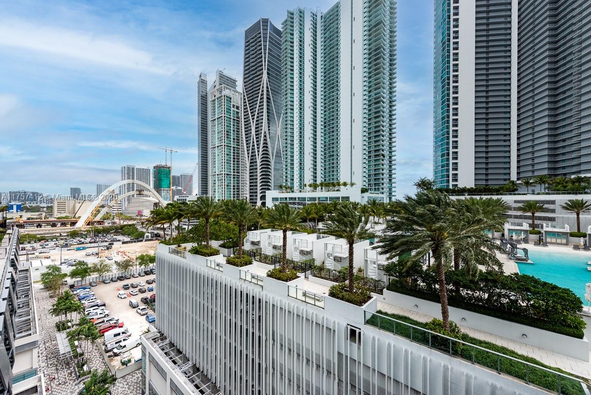 851 NE 1st Ave #905, Miami FL 33132