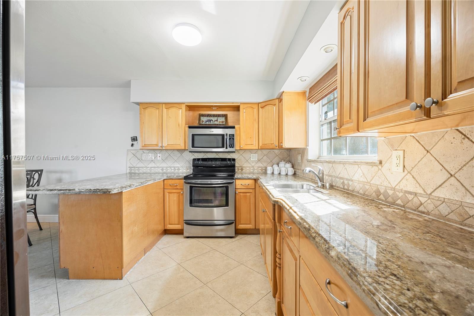 4200 NW 2nd St, Plantation, Florida image 9