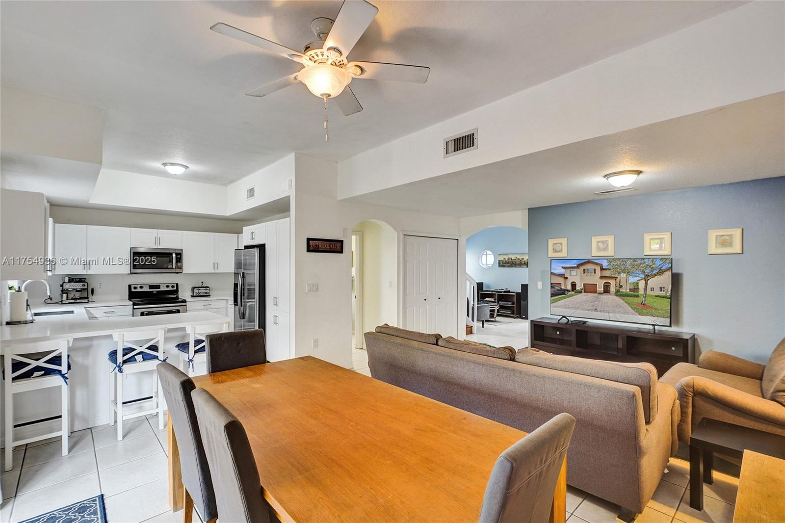 8896 SW 223rd Ter, Cutler Bay, Florida image 15
