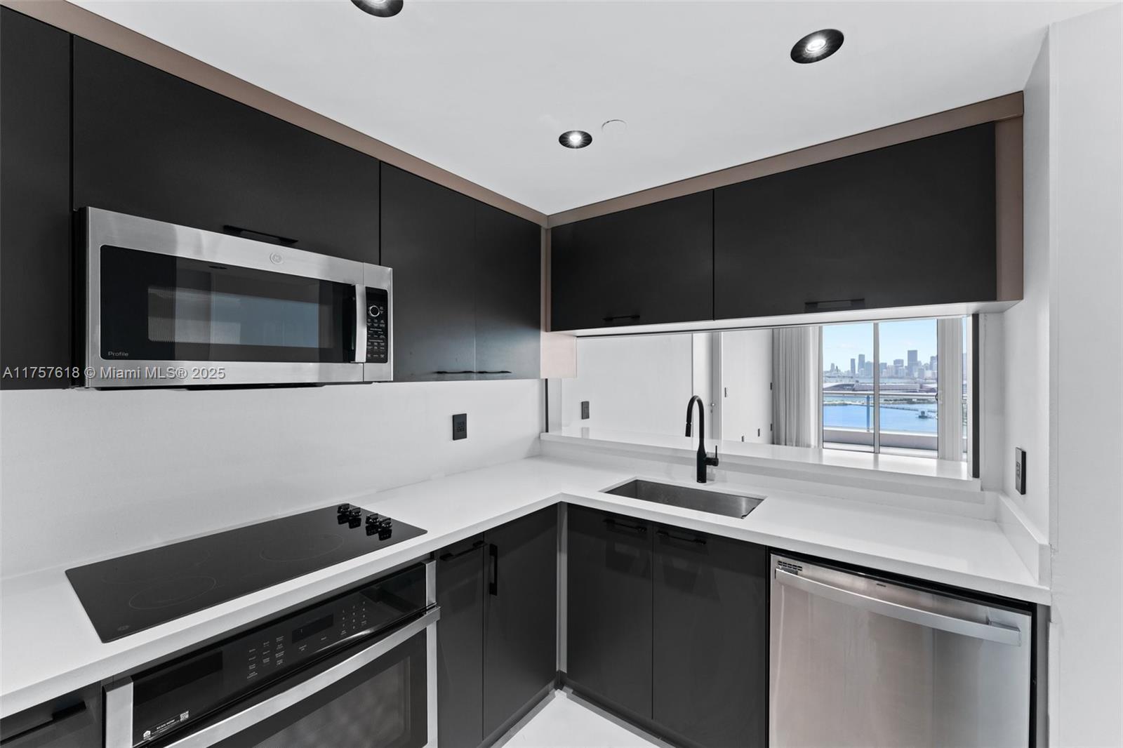 540 West Ave #2211, Miami Beach FL 33139