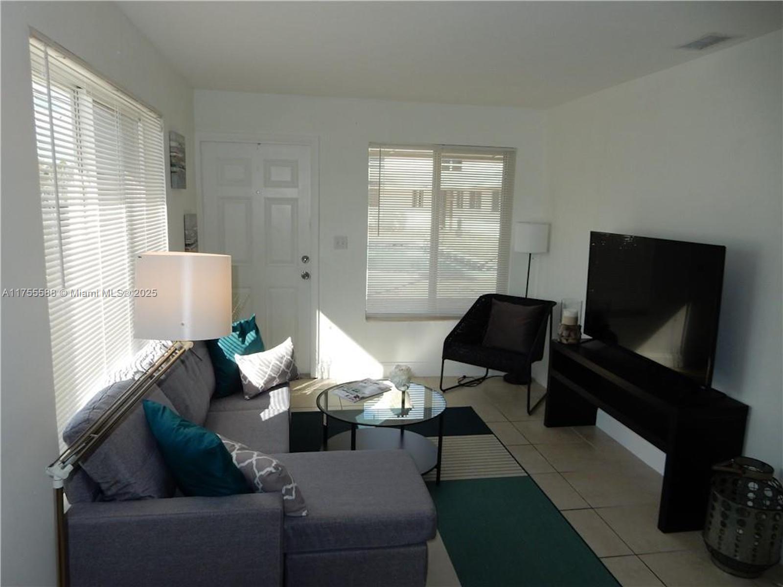 231 SW 15th St, Pompano Beach, Florida image 13