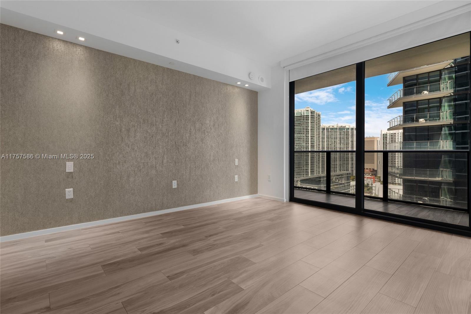 801 S Miami Ave #2508, Miami FL 33130