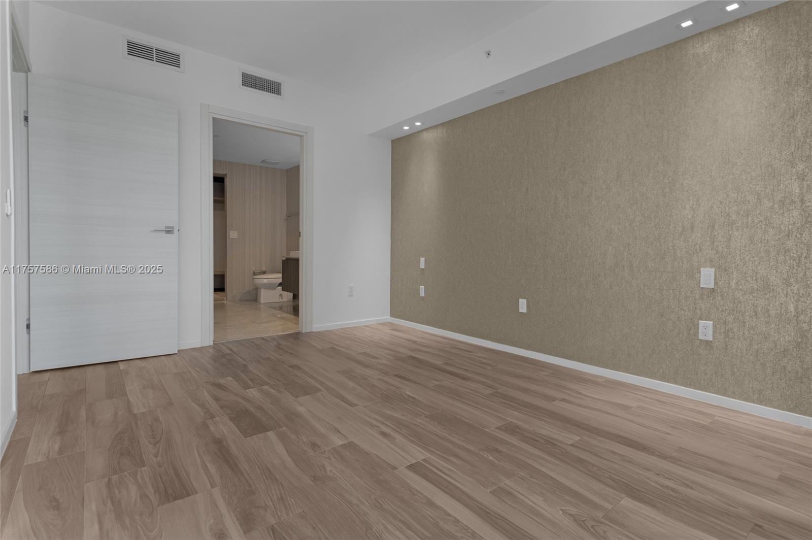 801 S Miami Ave #2508, Miami FL 33130