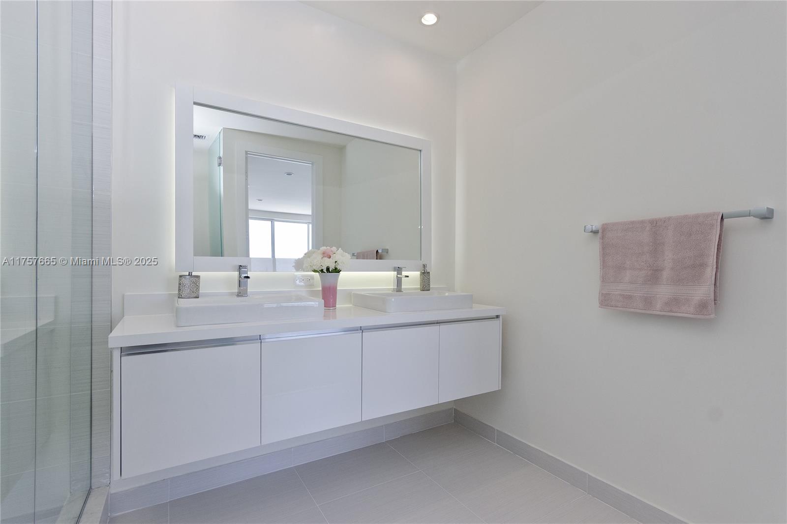Residential, Doral, Florida image 14