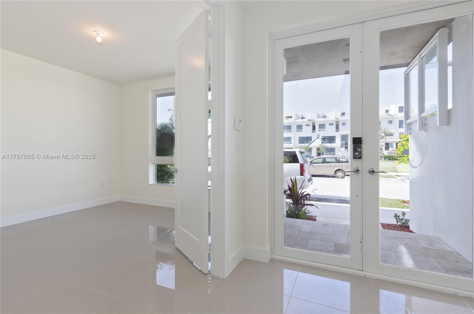 Residential, Doral, Florida image 2