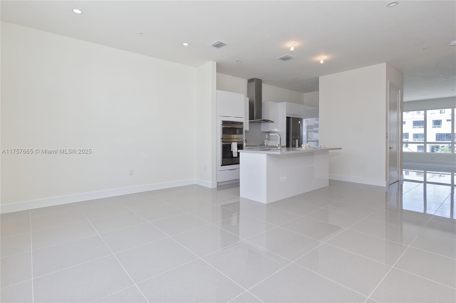 Residential, Doral, Florida image 7