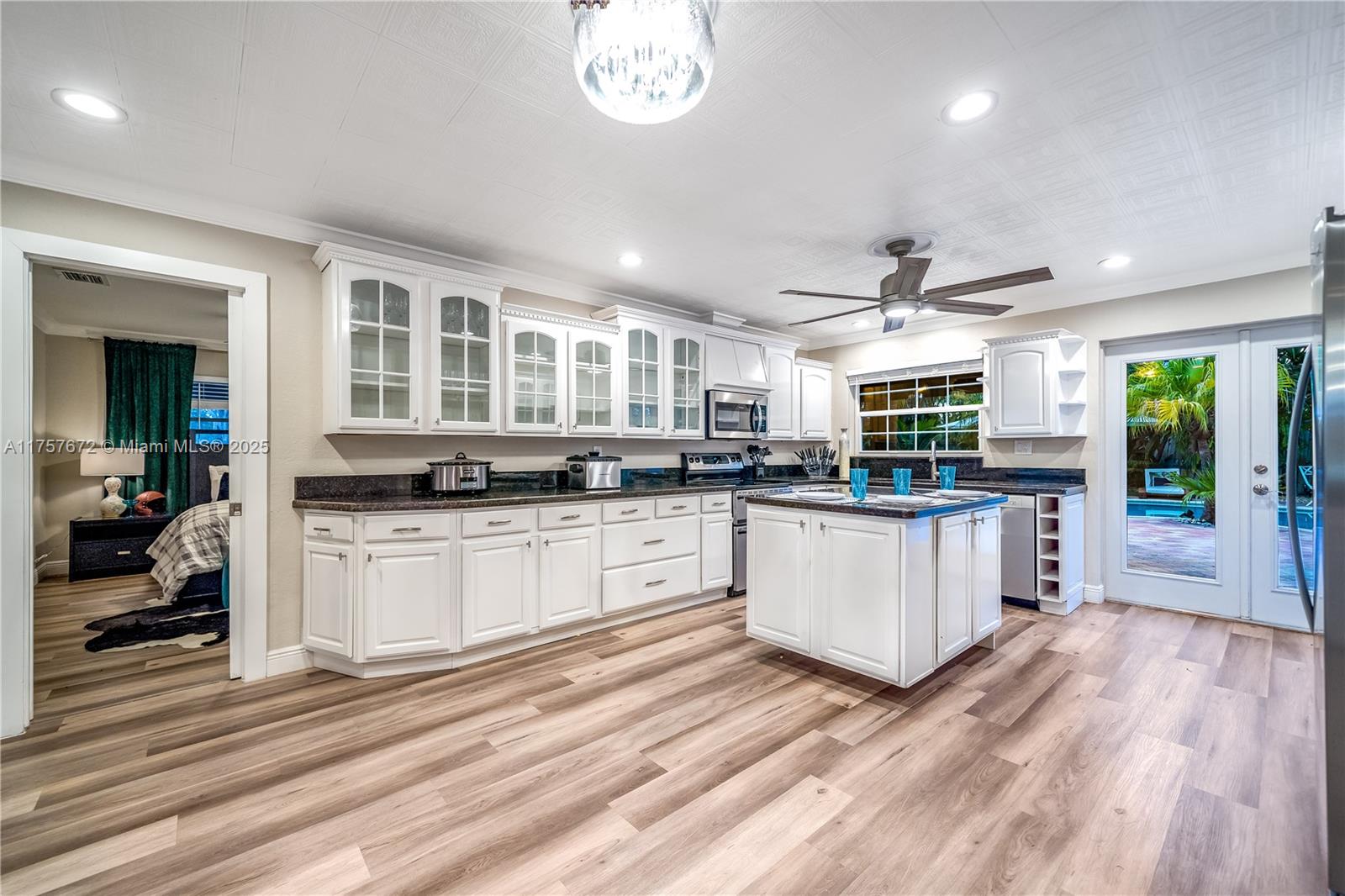 1652 NE 39th St, Oakland Park, Florida image 30