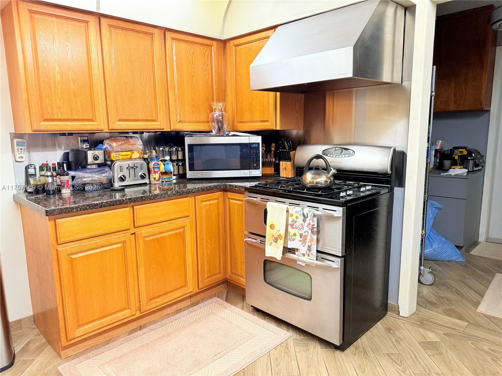 5369 Balsam Ter, Plantation, Florida image 16