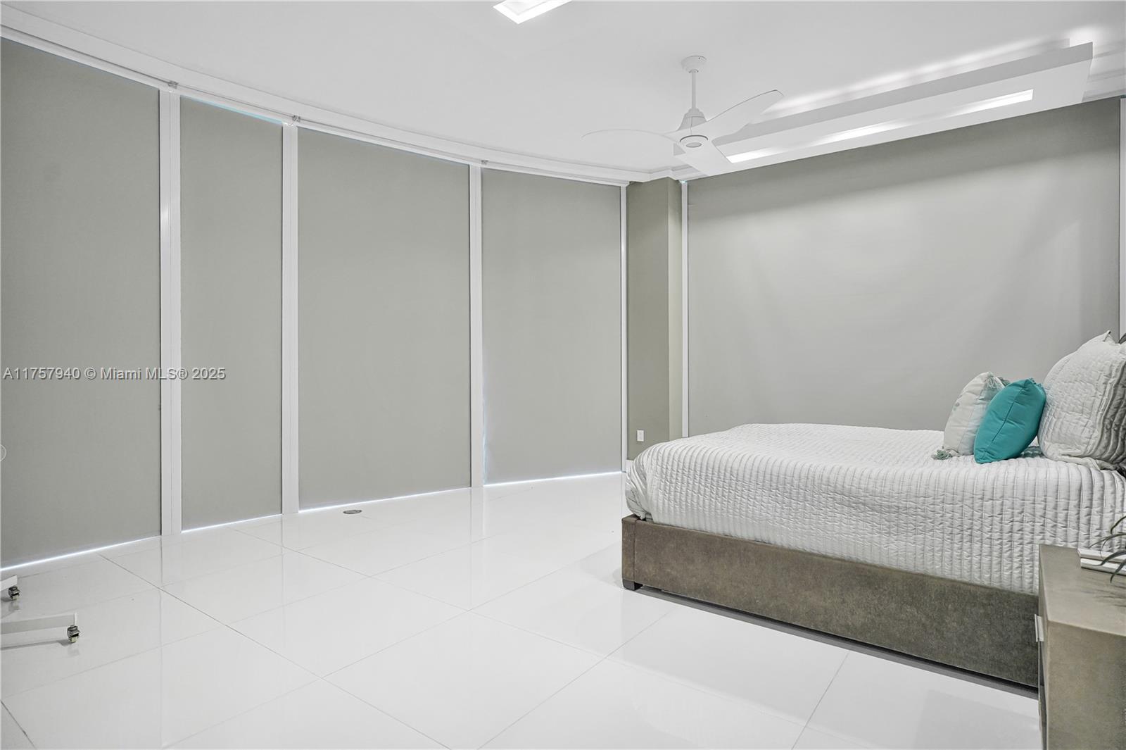 15811 Collins Ave #3601, Sunny Isles Beach FL 33160