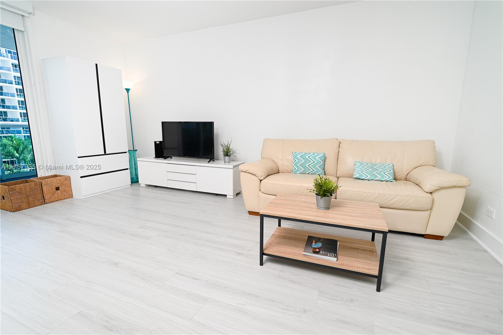 Listing Photo 10