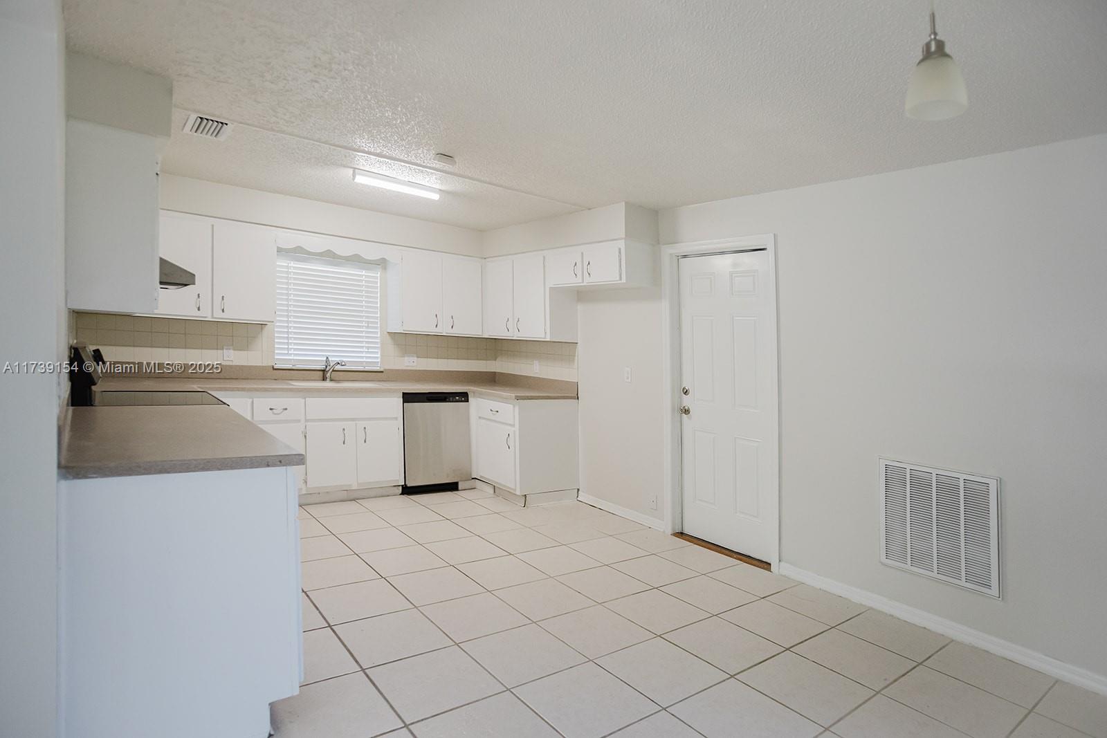 5800 Paleo Pines Cir, Fort Pierce, Florida image 3