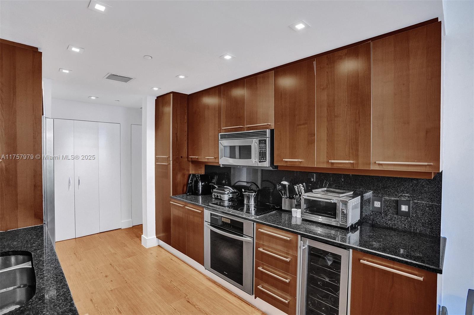 901 Brickell Key Blvd #1505, Miami FL 33131
