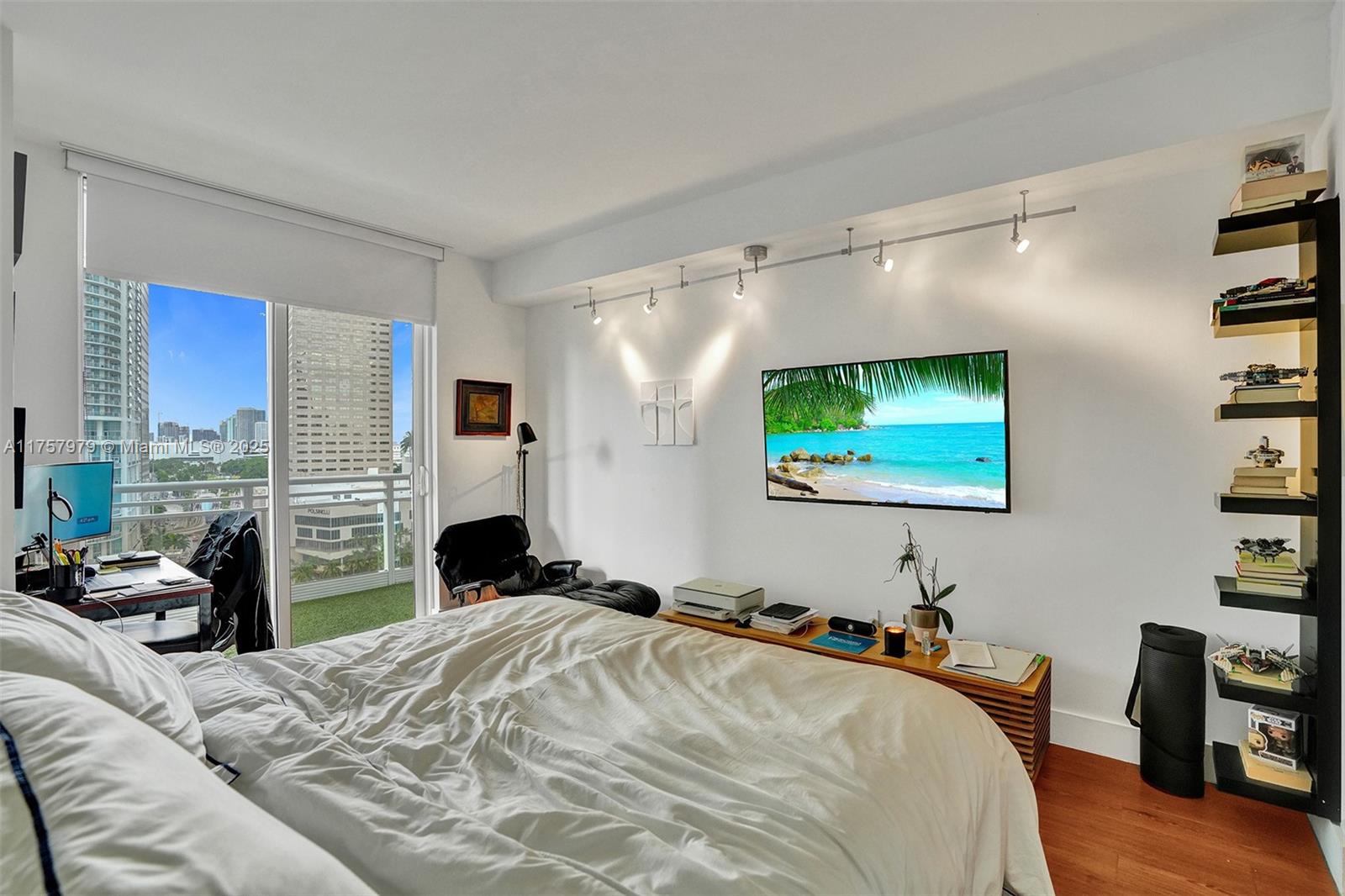 901 Brickell Key Blvd #1505, Miami FL 33131