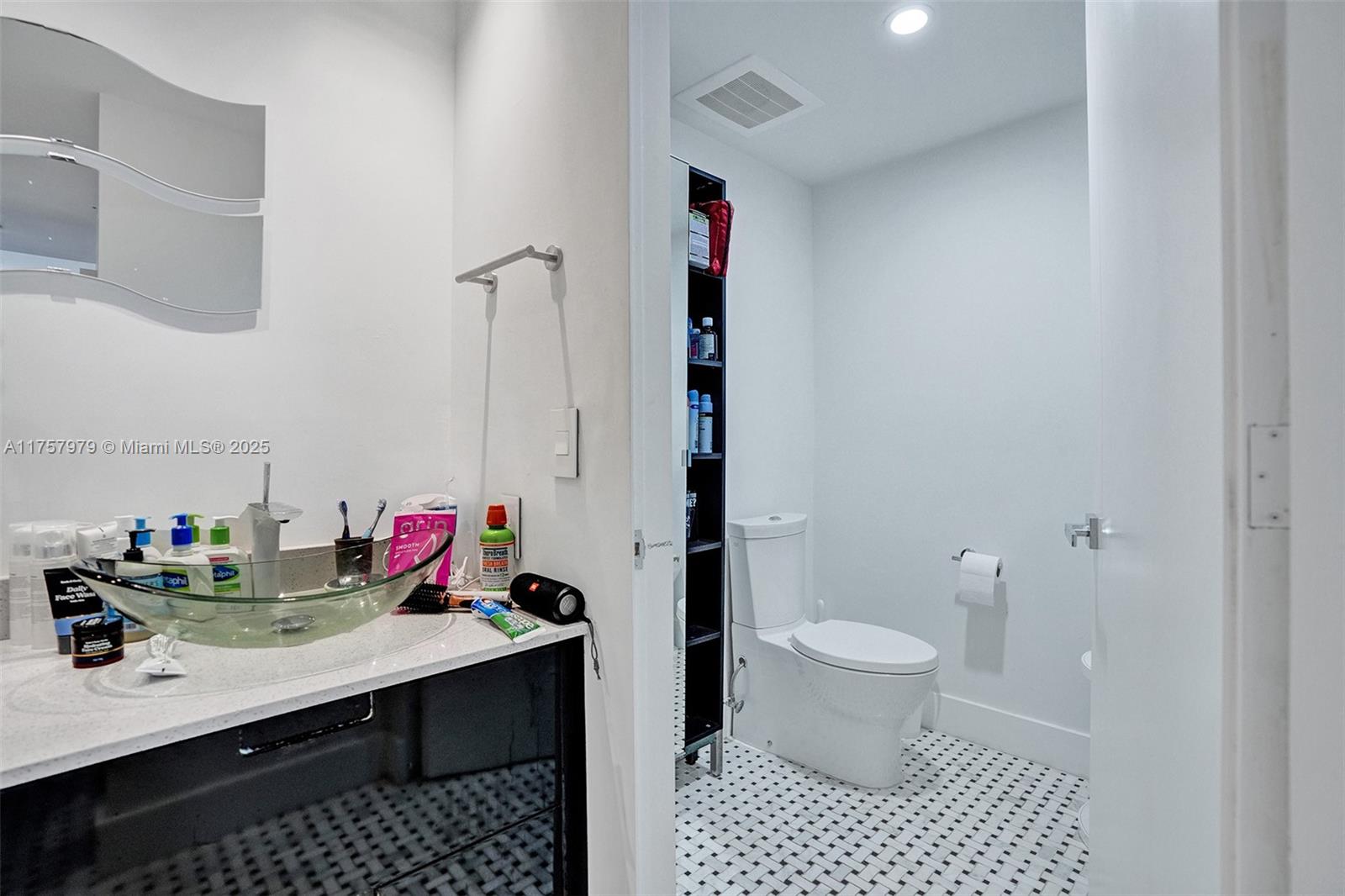 901 Brickell Key Blvd #1505, Miami FL 33131