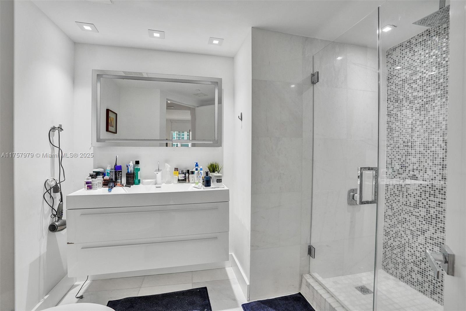 901 Brickell Key Blvd #1505, Miami FL 33131