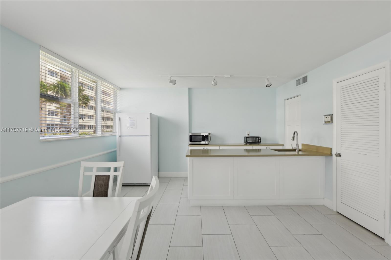 1236 Hillsboro Mile #403, Hillsboro Beach, Florida image 38