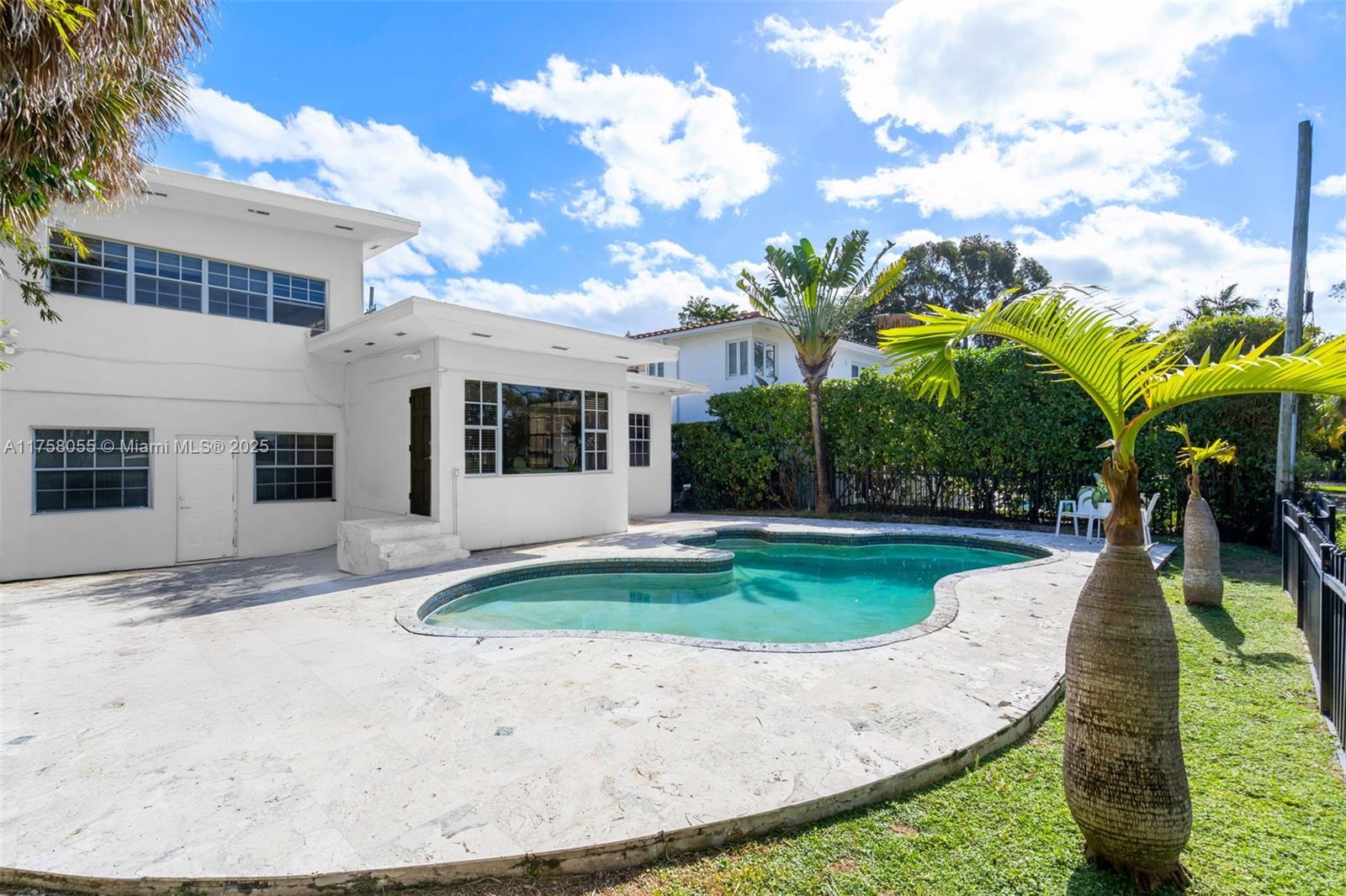 5940 La Gorce Dr, Miami Beach, Florida image 2