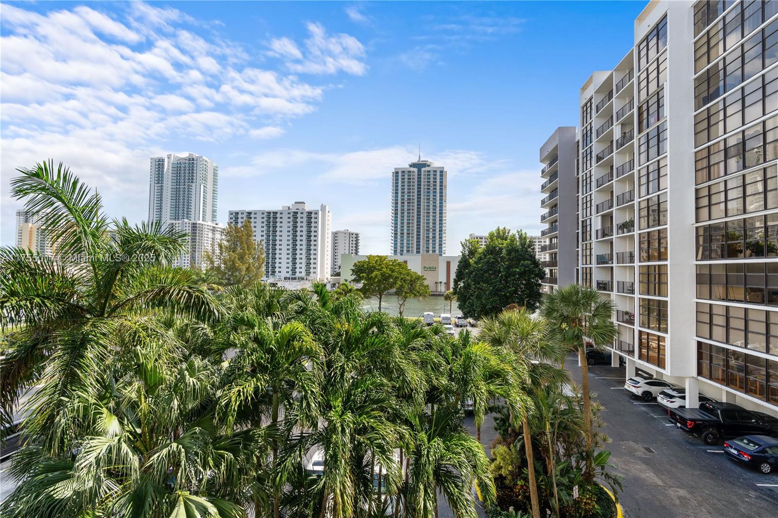 600 Parkview Dr #404, Hallandale Beach, Florida image 29