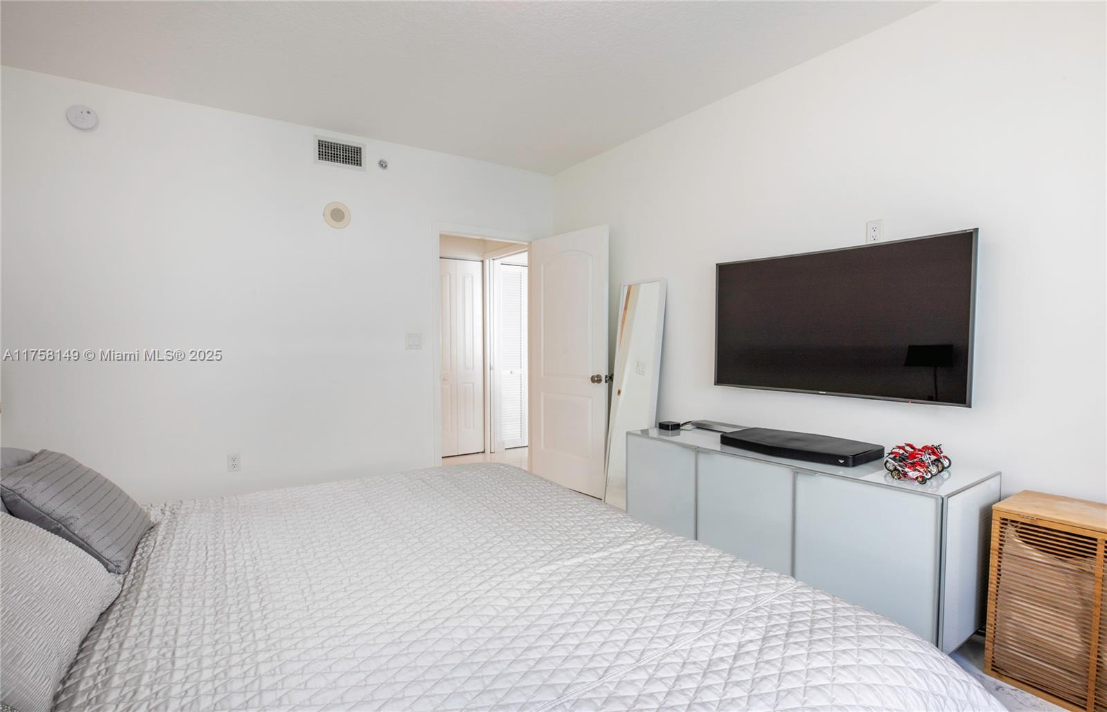 , Miami Beach FL 33139