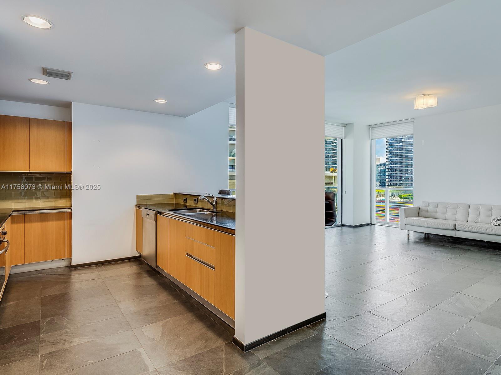 Apartamento para Alugar em Miami, FL