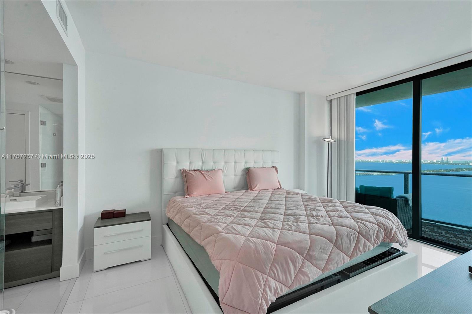 460 NE 28th St #3403, Miami FL 33137