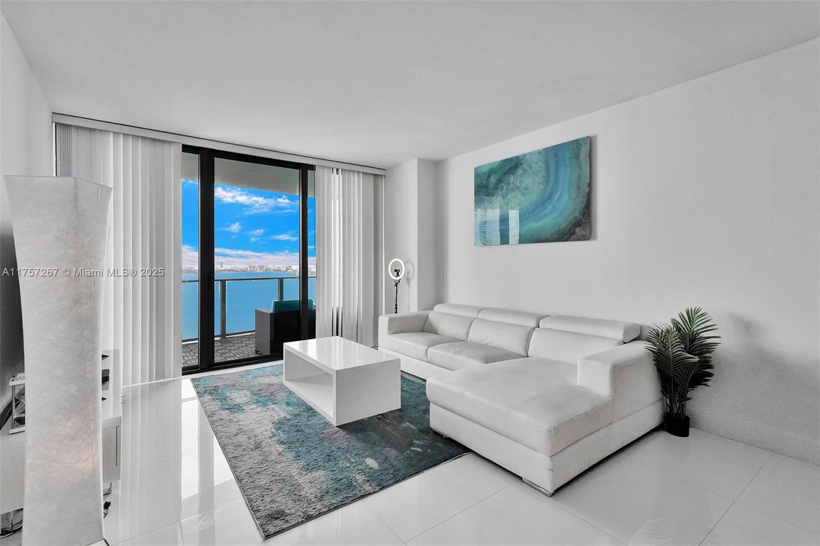 460 NE 28th St #3403, Miami FL 33137