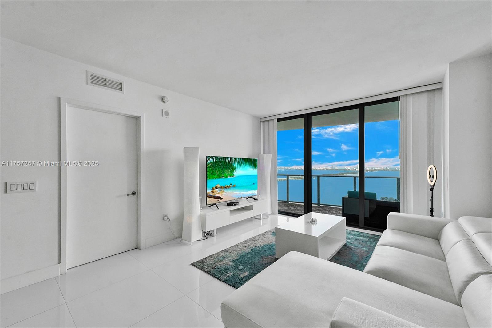 460 NE 28th St #3403, Miami FL 33137