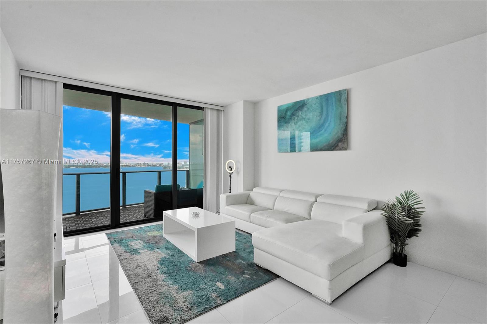 460 NE 28th St #3403, Miami FL 33137