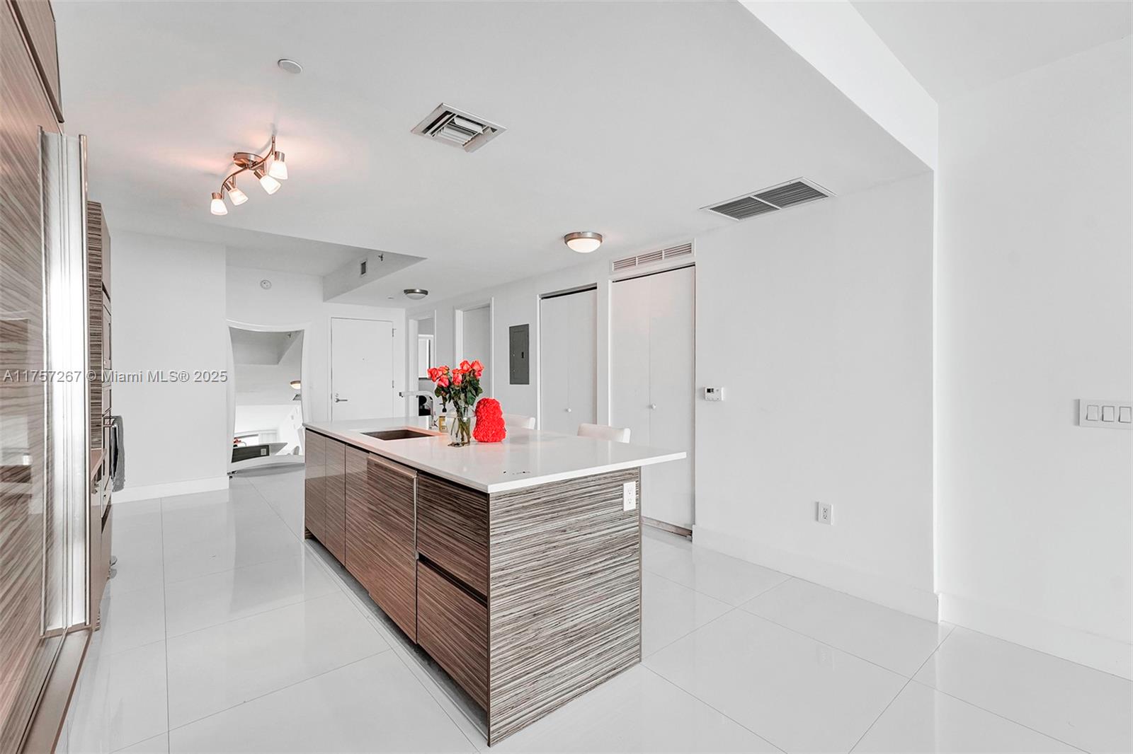 460 NE 28th St #3403, Miami FL 33137