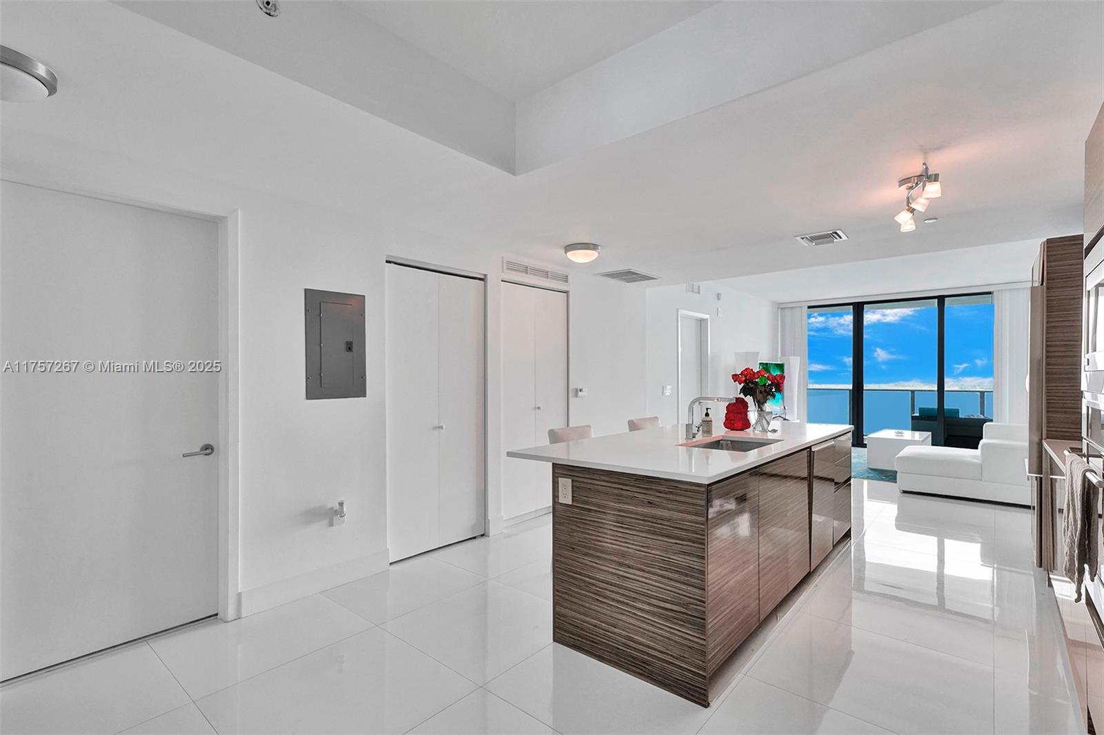 460 NE 28th St #3403, Miami FL 33137