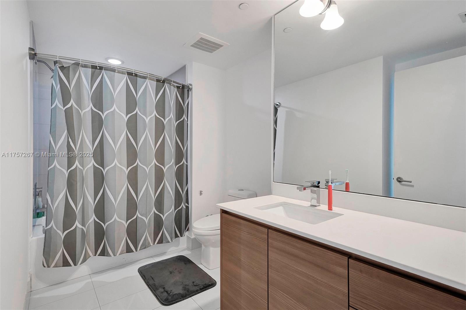 460 NE 28th St #3403, Miami FL 33137