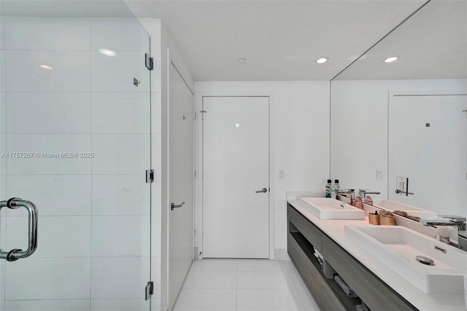 460 NE 28th St #3403, Miami FL 33137
