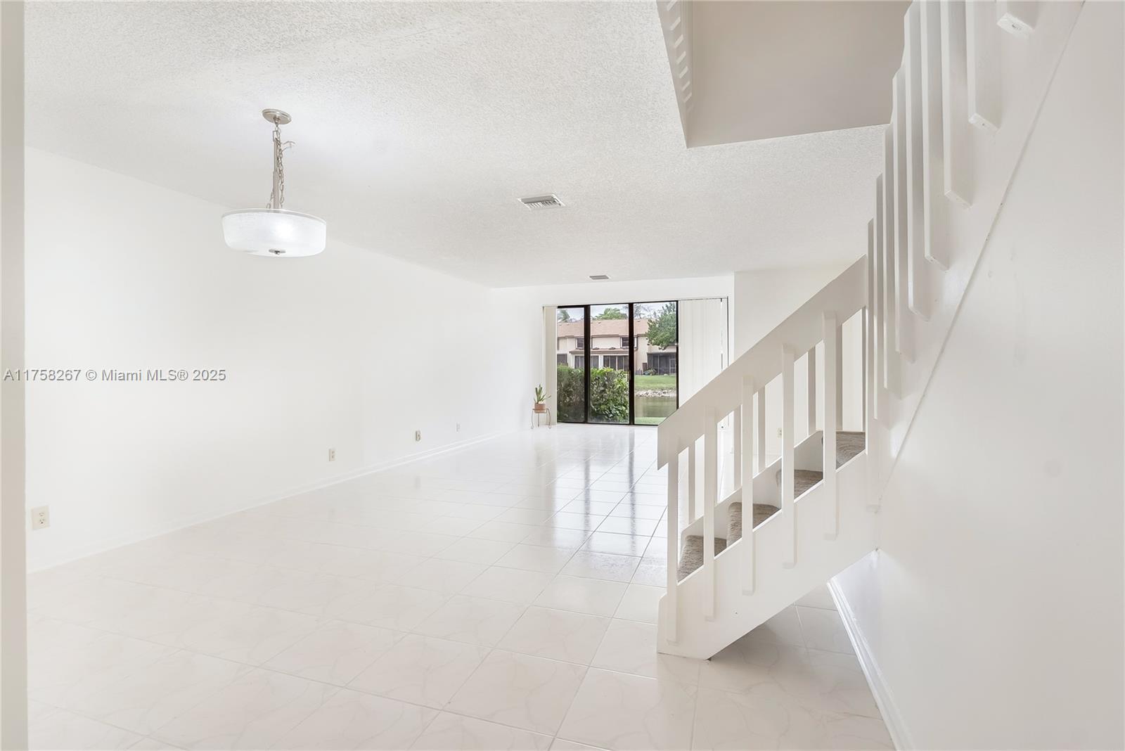 3952 Cocoplum Cir #E, Coconut Creek, Florida image 25