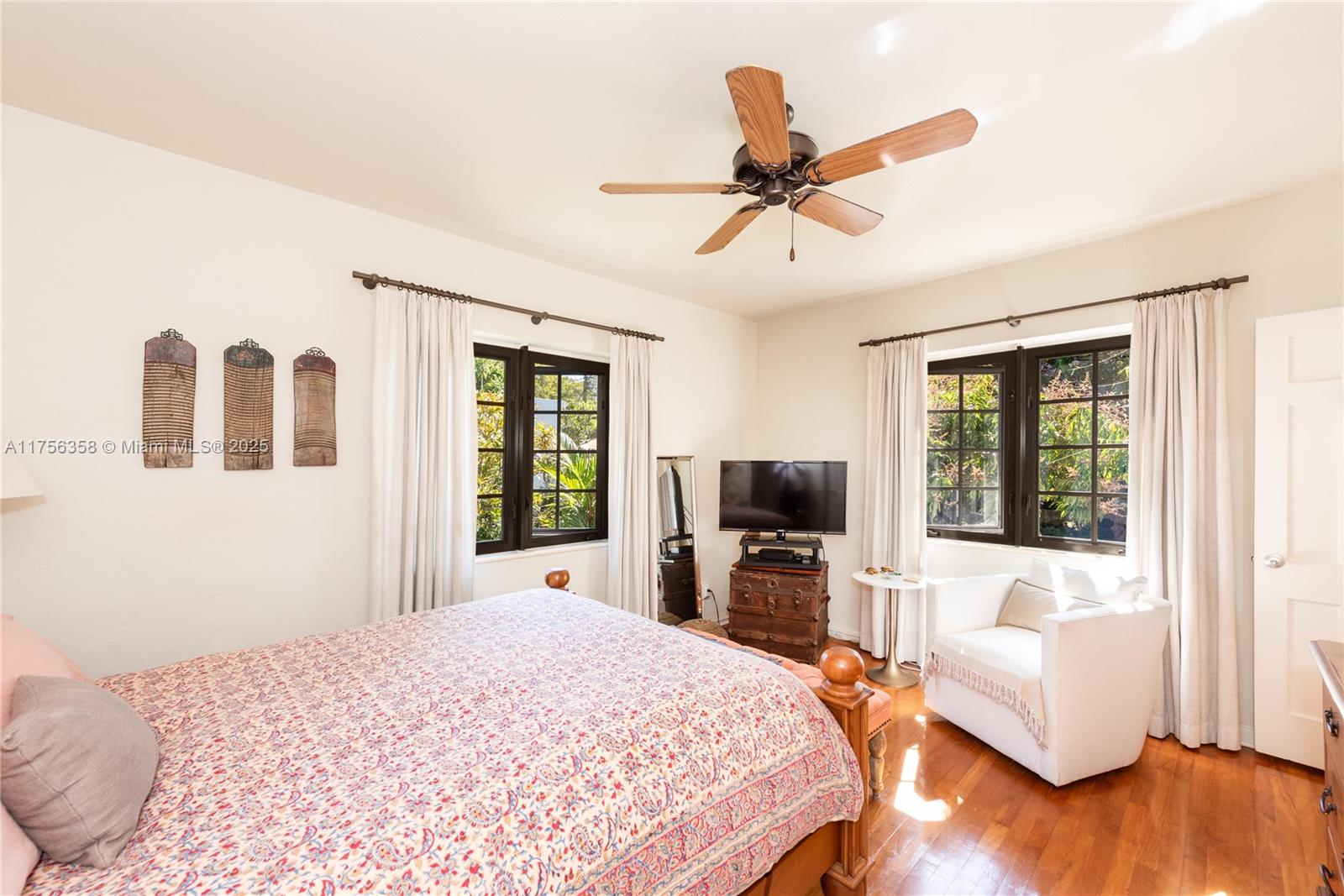 Listing Photo 11