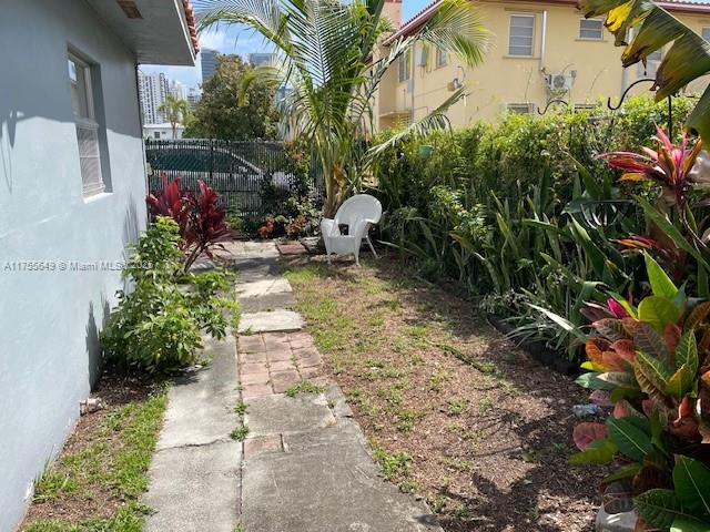 634 SW 10th St #6 For Sale A11755649, FL
