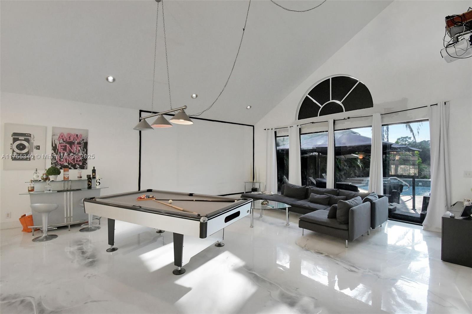 Listing Photo 10