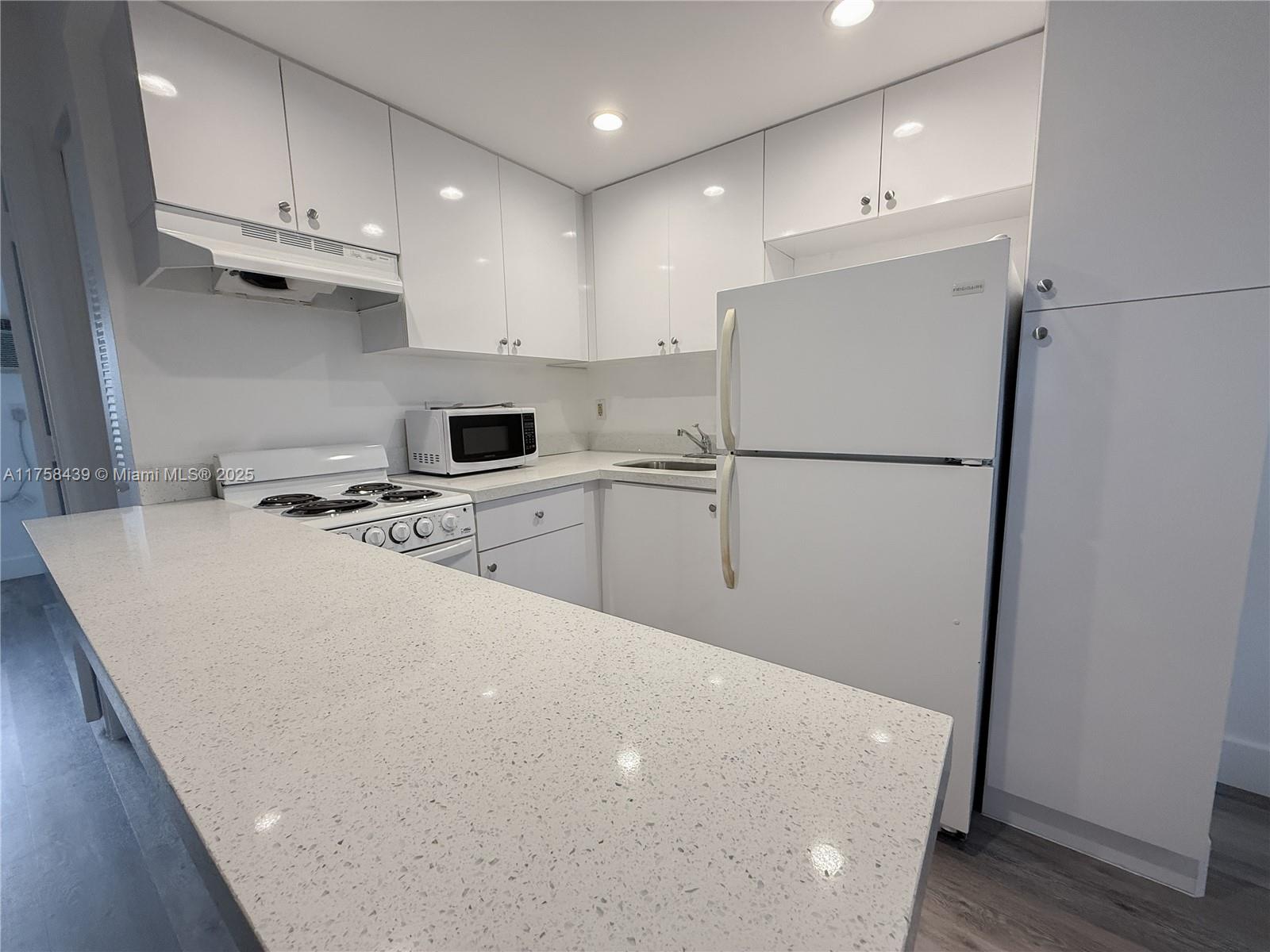 Property photo # 0