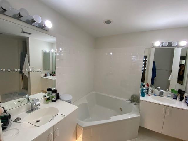 9755 NW 52nd St #318, Doral, Florida image 9