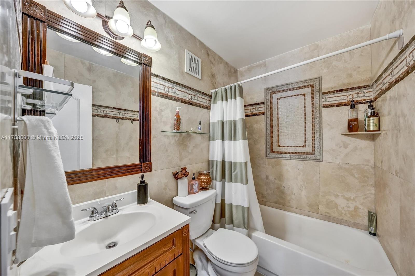 814 NE 4th St, Hallandale Beach, Florida image 29