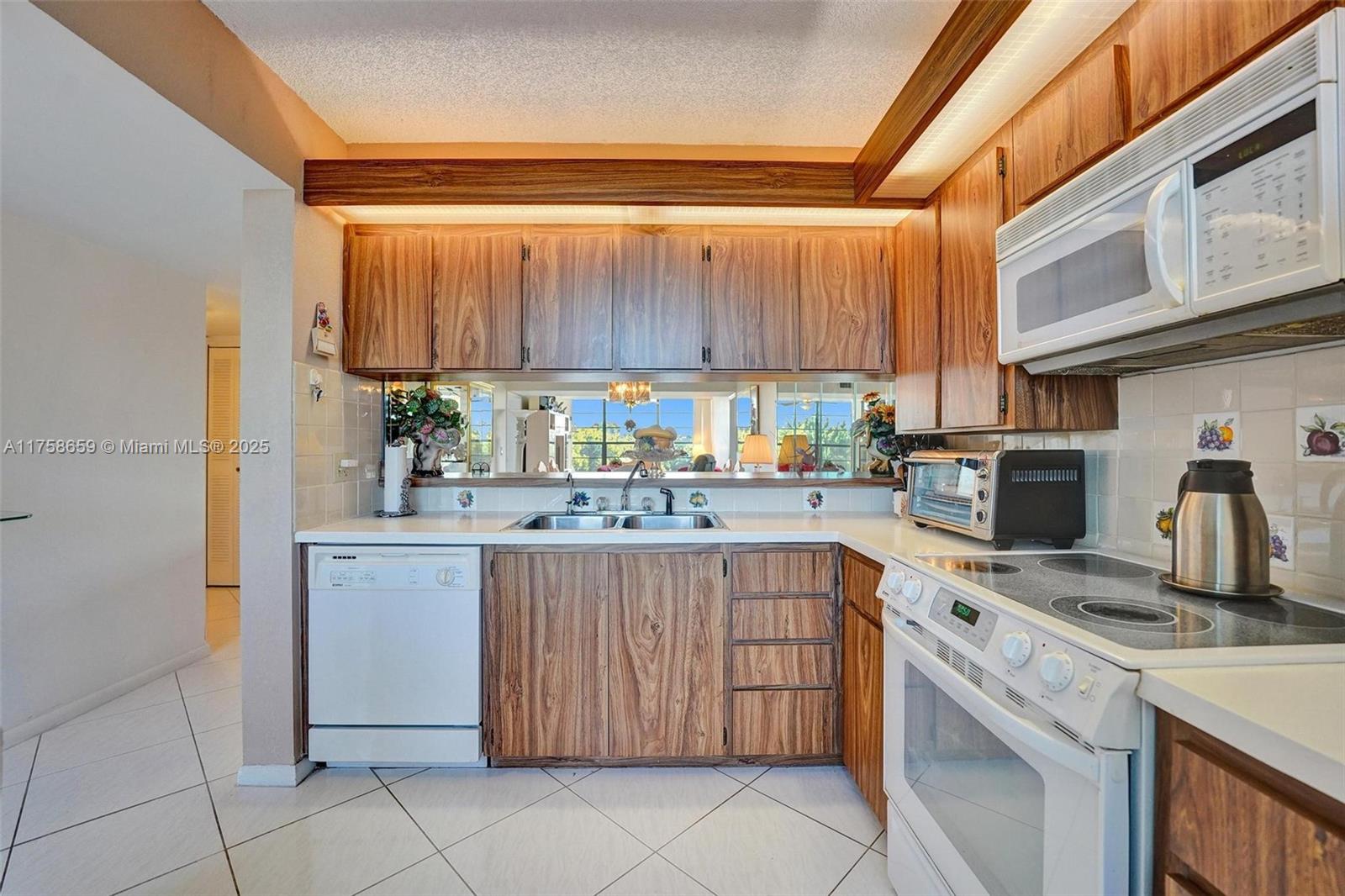 1514 Whitehall Dr #405, Davie, Florida image 12