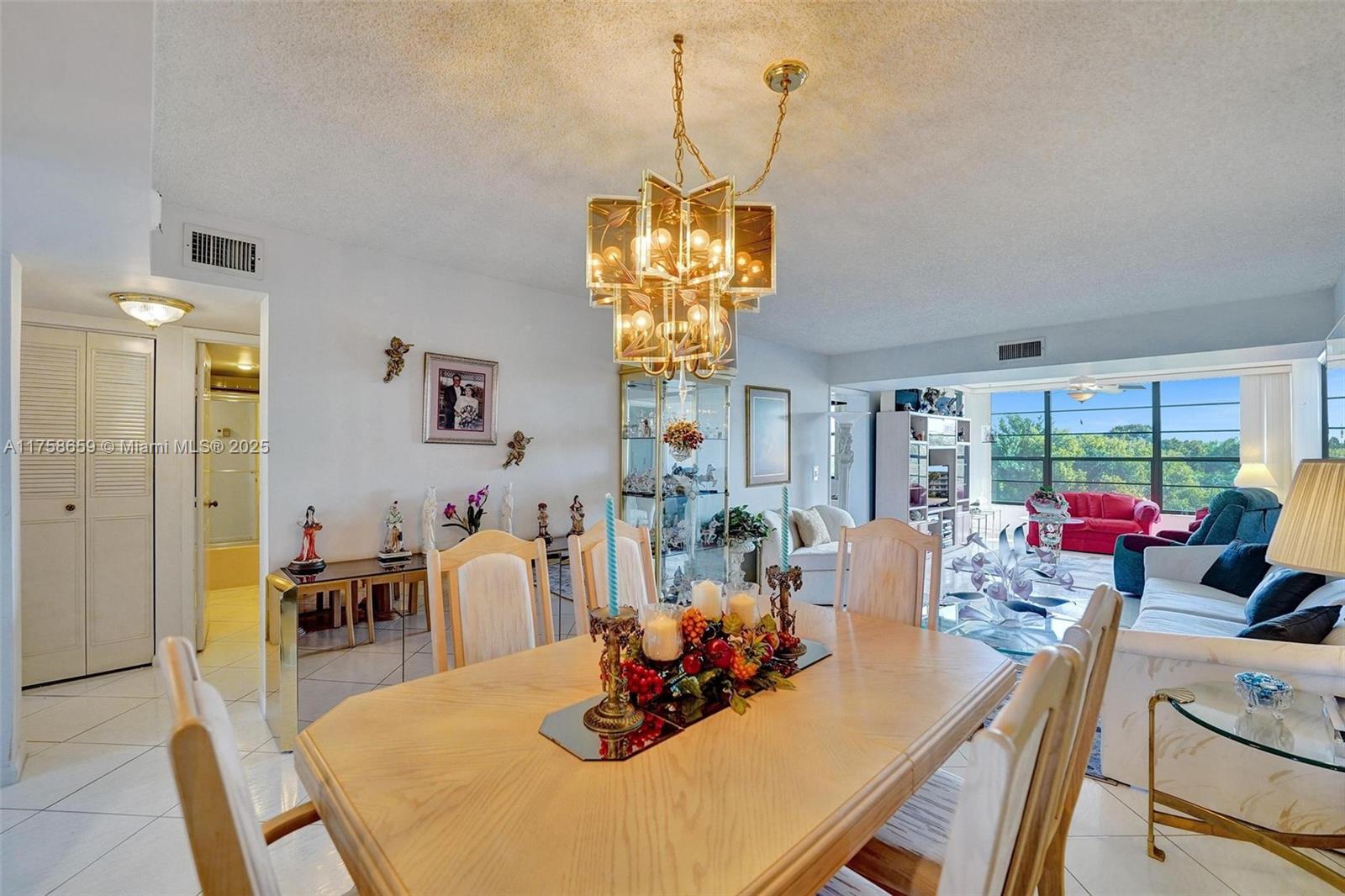1514 Whitehall Dr #405, Davie, Florida image 17