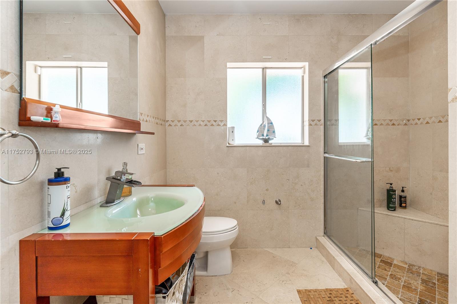 Listing Photo 11