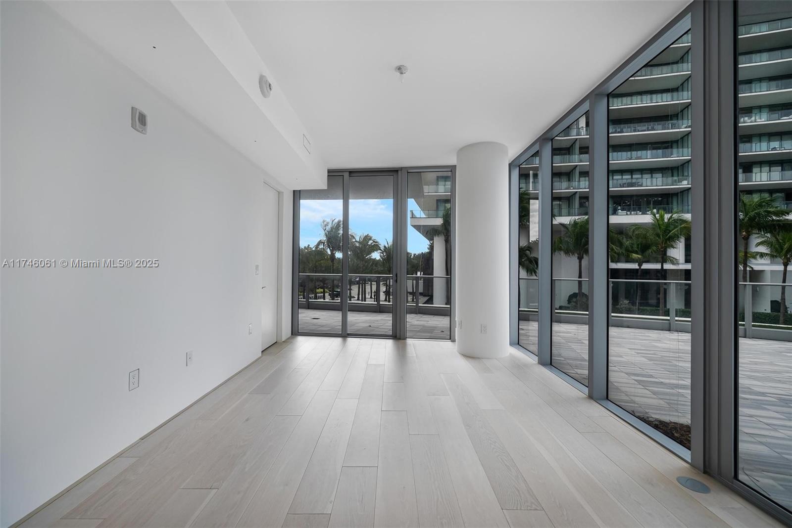 801 S Pointe Dr #204, Miami Beach FL 33139